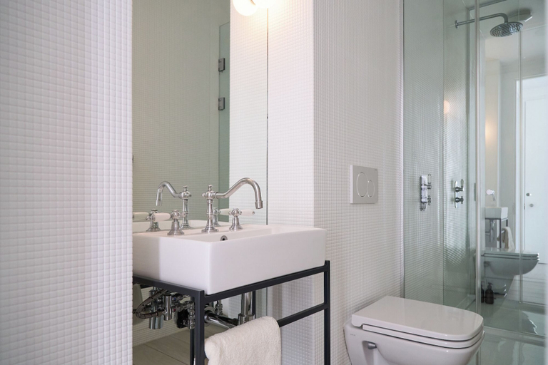 Bathroom 3, Loftus Road, London