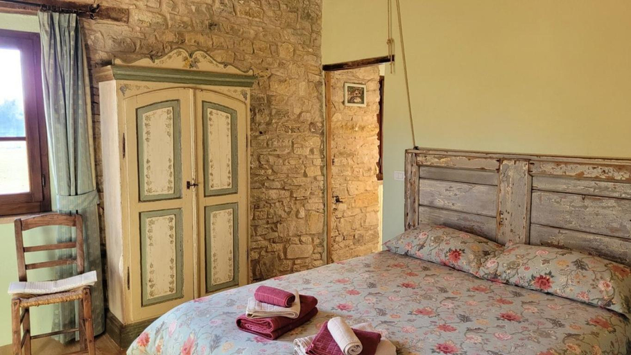 Bedroom 2, Bed and Breakfast Ballallaluna, Pesaro E Urbino