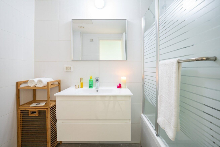 Bathroom 4, Panoramic Sea Views Coastal Escape by Sea N' Rent