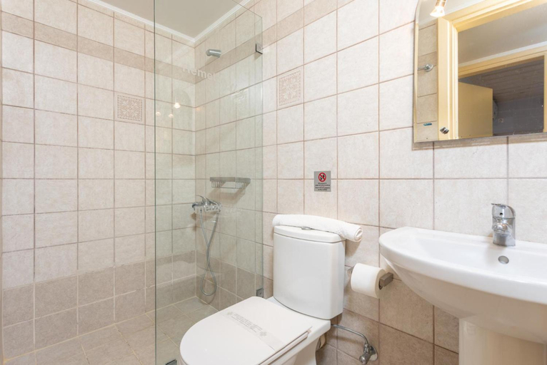 Bathroom 3, Nafsika Beach House, Ionian Islands