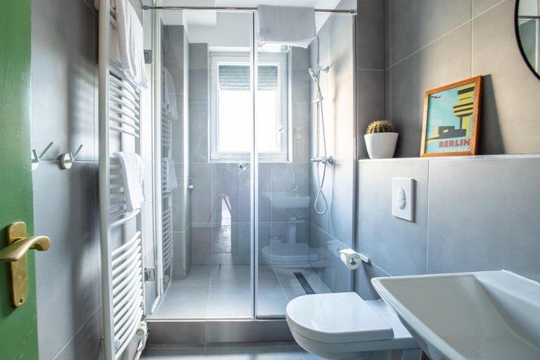 Others 5, Flattering Suites, Berlin