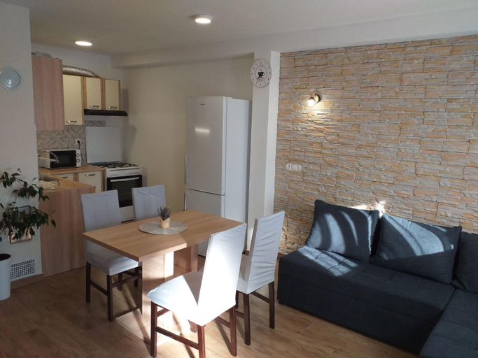 Others 4, Apartmani Petra, Sali