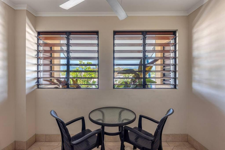 Others 3, Magnificent 2 bed unit in heart of Port Douglas, Douglas