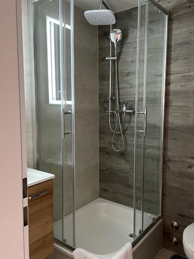Bathroom 21