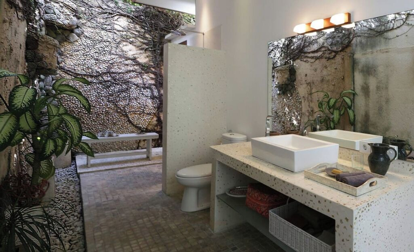 Bathroom 3, Villa Flora Seminyak, Badung