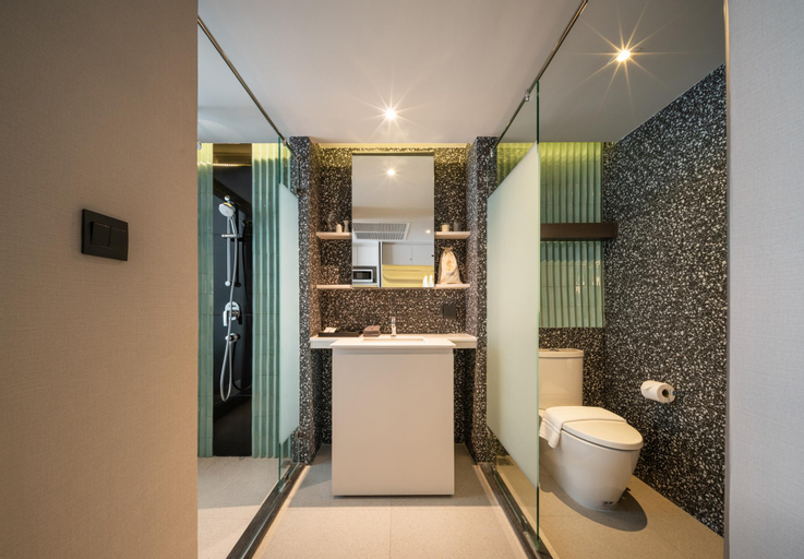 Bathroom 12