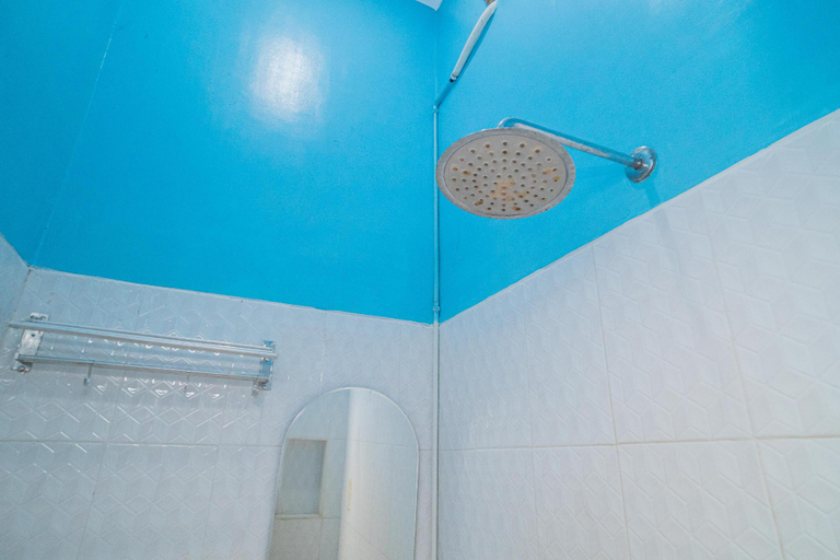 Bathroom 10