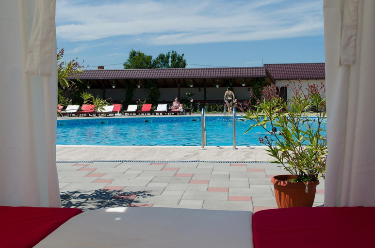Others 2, Aqua Club Elatis, Avrig