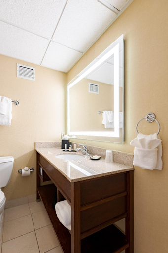 Bathroom 15