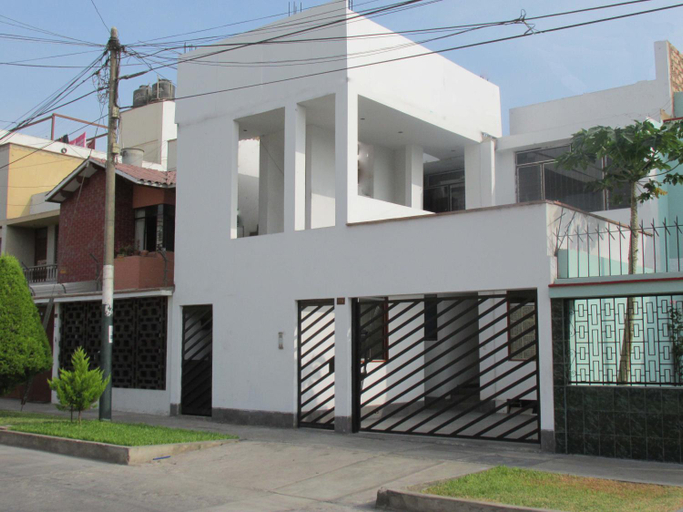 Exterior & Views 1, Kangaroo Wasi Airport Bed & Breakfast, Callao