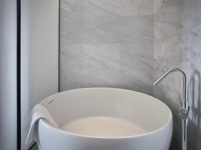 Bathroom 14
