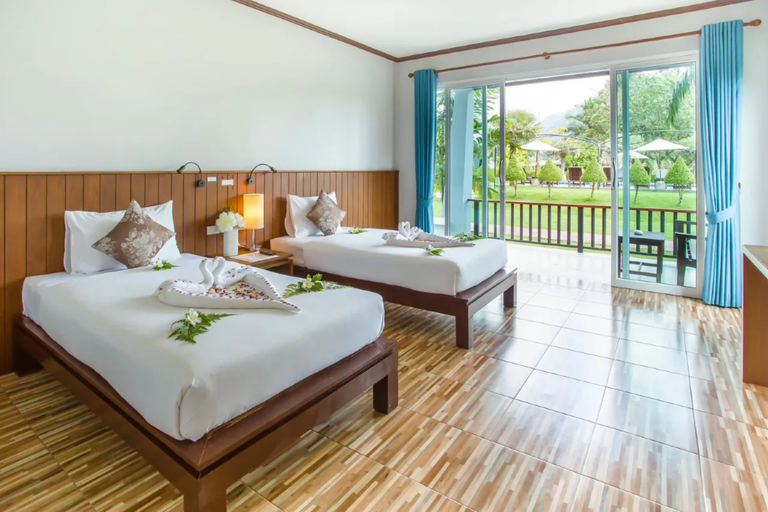 The La Valle'e Resort Room Type - Deluxe Poolside