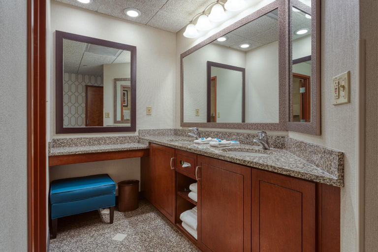 Bathroom 16