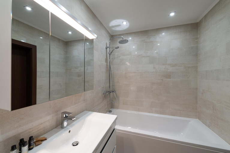 Bathroom 2, Grand Vitosha Apartments, Stolichna
