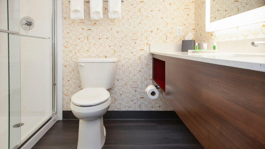 Bathroom 17