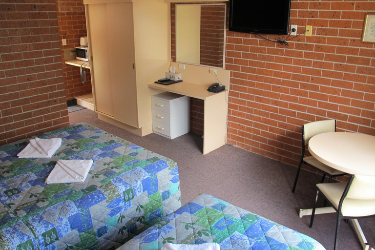 Bedroom 2, Greenslopes Motor Inn, Greenslopes