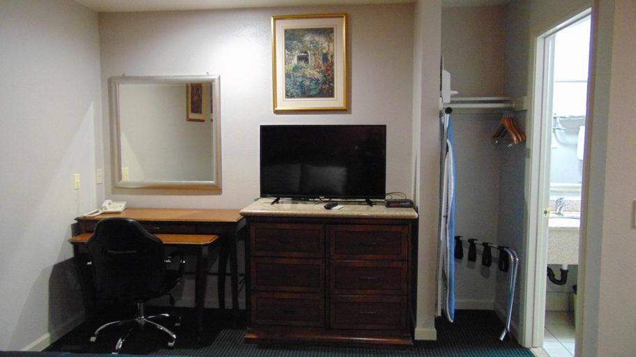 Bedroom 3, Corcoran Country Inn, Kings