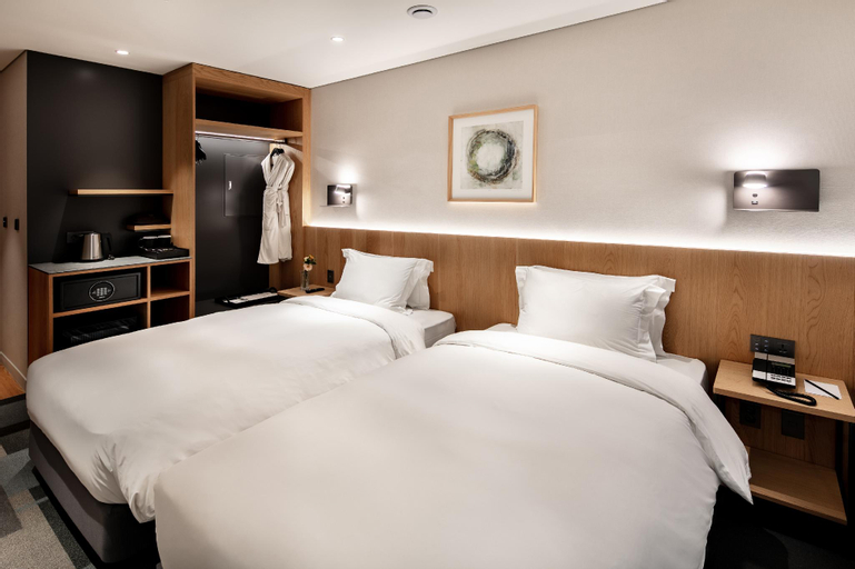 Bedroom 8