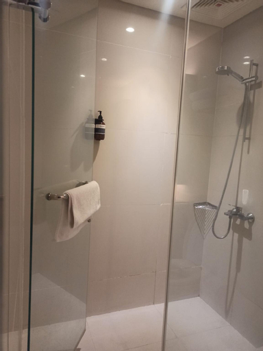 Bathroom 4