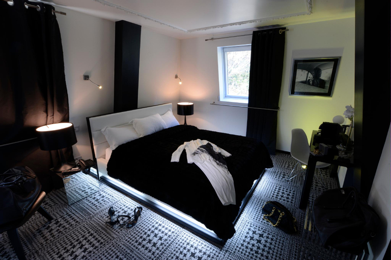 Bedroom 27
