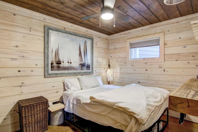 Bedroom 3, Clearwater Cove, Sawyer