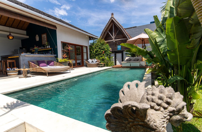 Swimming Pool 11