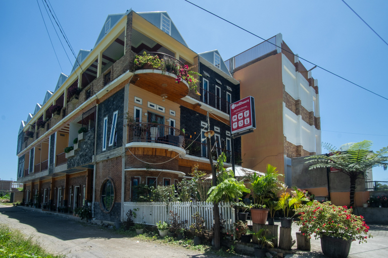 Exterior & Views 2, RedDoorz @ Sapo Rumbia 1 Berastagi, Karo