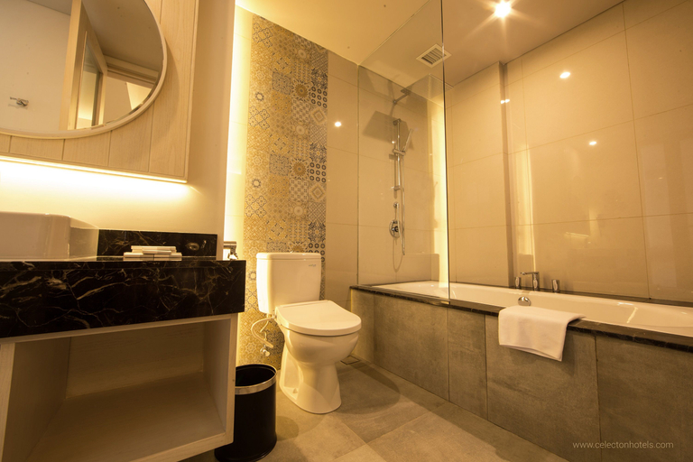 Bathroom 5, Swiss-Belinn Cikarang, Cikarang