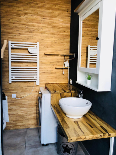 Bathroom 20