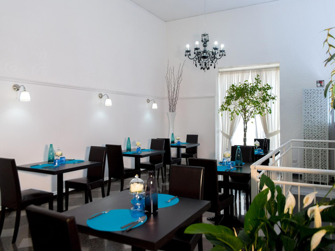 Others 5, Hotel Santa Chiara, Salerno