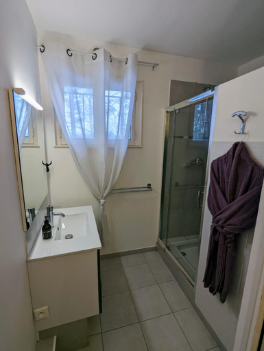 Bathroom 3, La Maison de Boyeux, Rhône