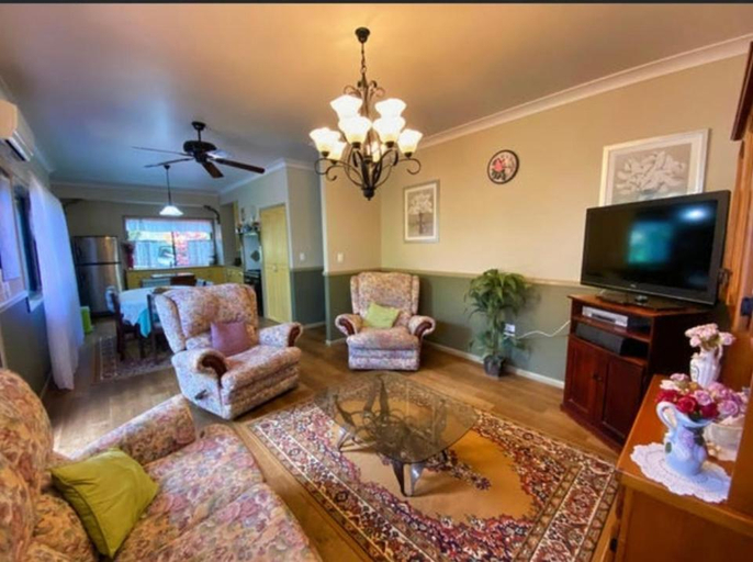 Others 5, GOLDEN LACE B&B, Sarina