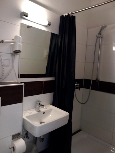 Bathroom 5, Hotel Karolinger, Düsseldorf