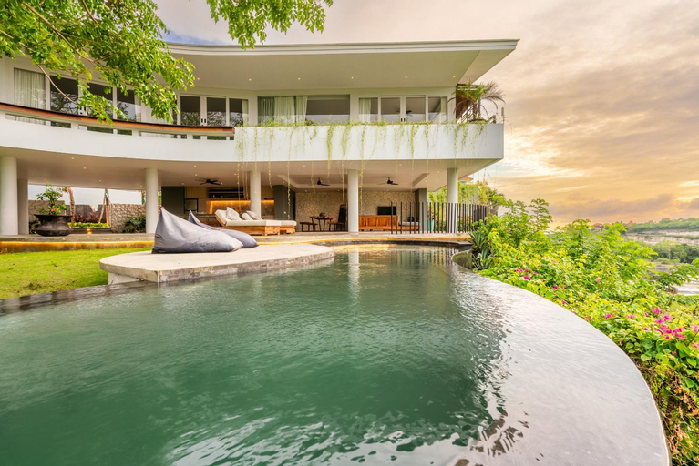 Swimming Pool 16