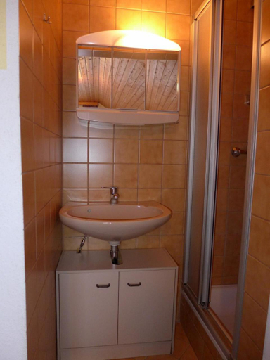 Bathroom 1, Gastehaus Zussner, Bregenz