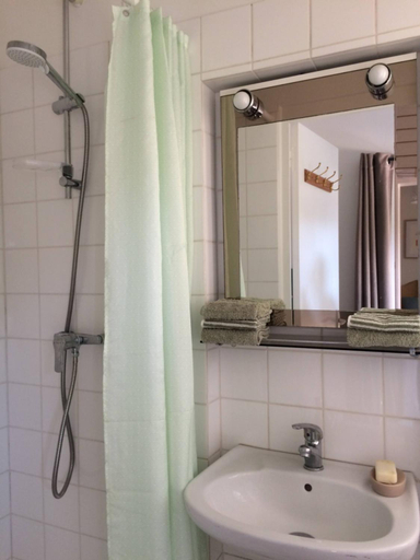Others 4, Nuitee Naturopathique, Charente-Maritime