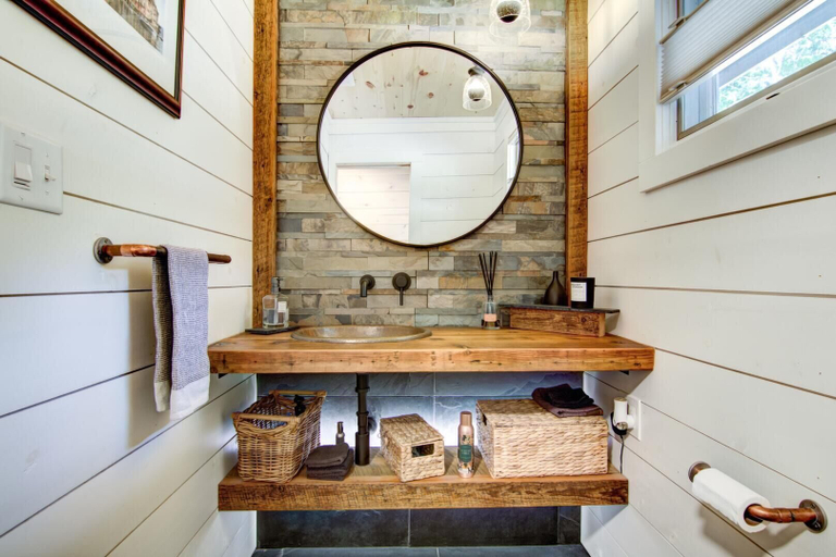 Bathroom 4, Clearwater Cove, Sawyer