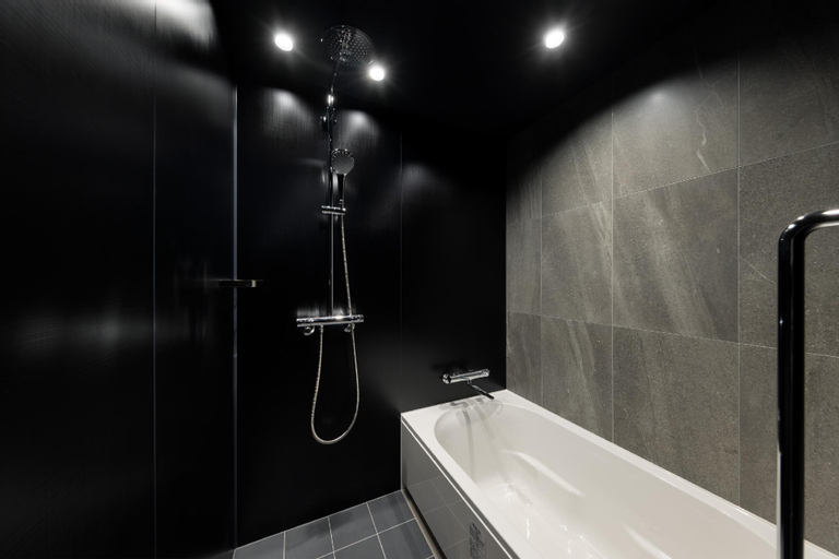 Bathroom 9