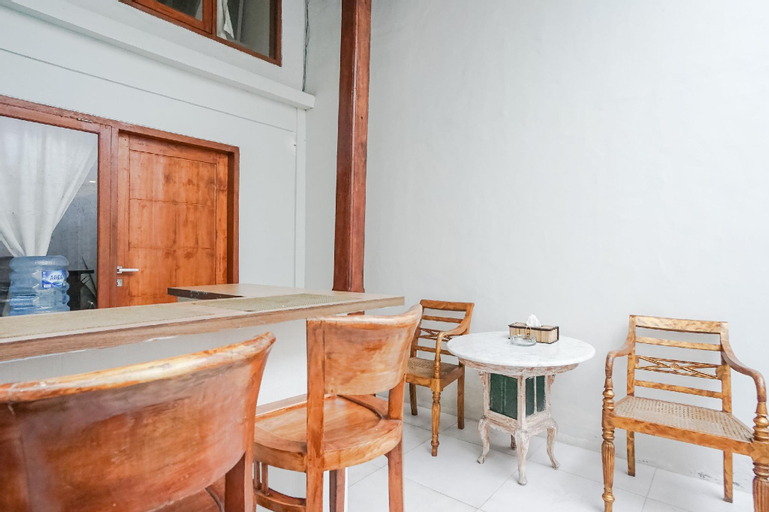 Dining Room 10