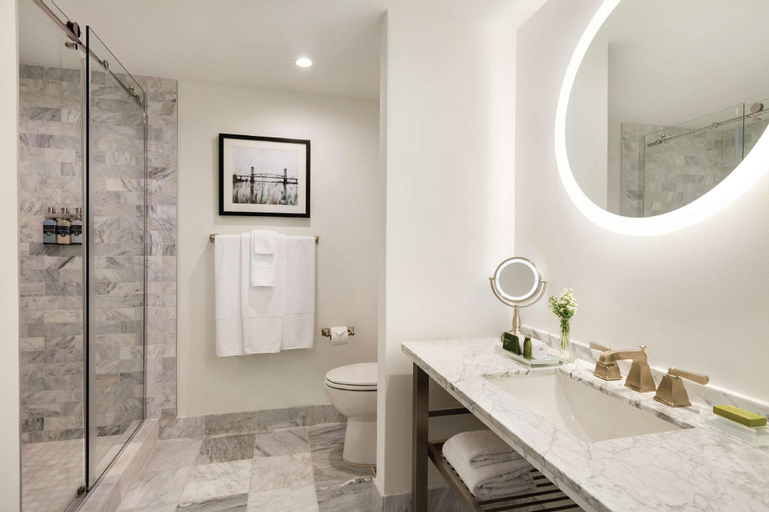 Bathroom 13