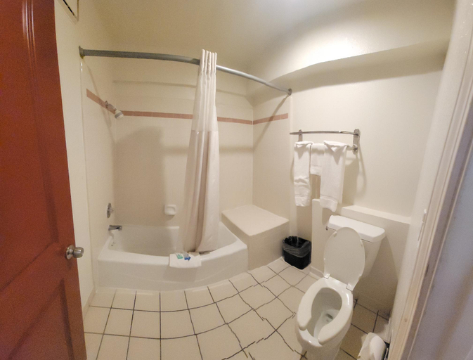 Bathroom 10