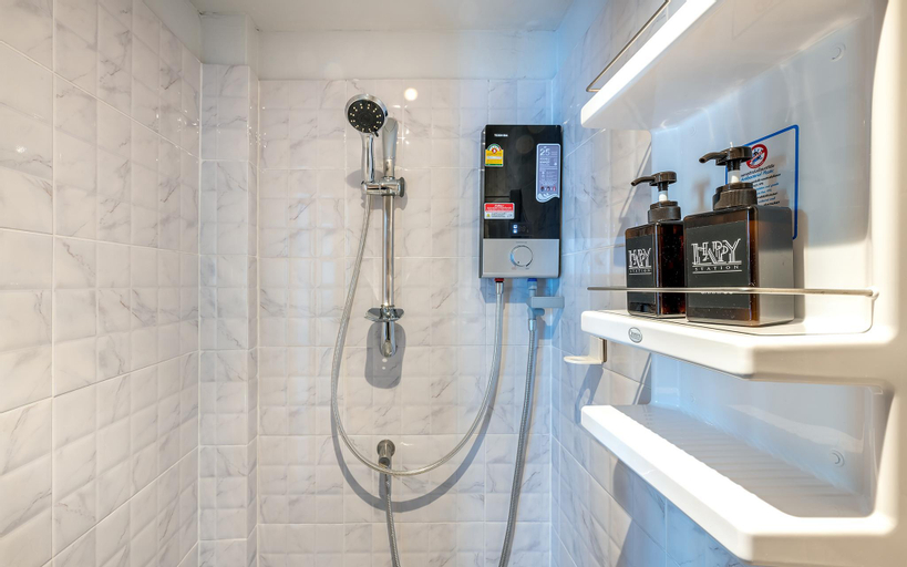 Bathroom 13