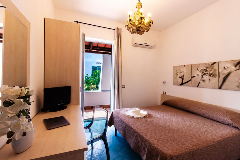 Bedroom 3, Don Giorgio Rooms, Napoli