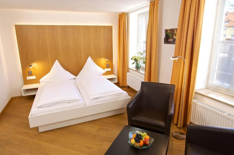 Bedroom 3, Braustuble und Hotel zur Post, Lindau (Bodensee)