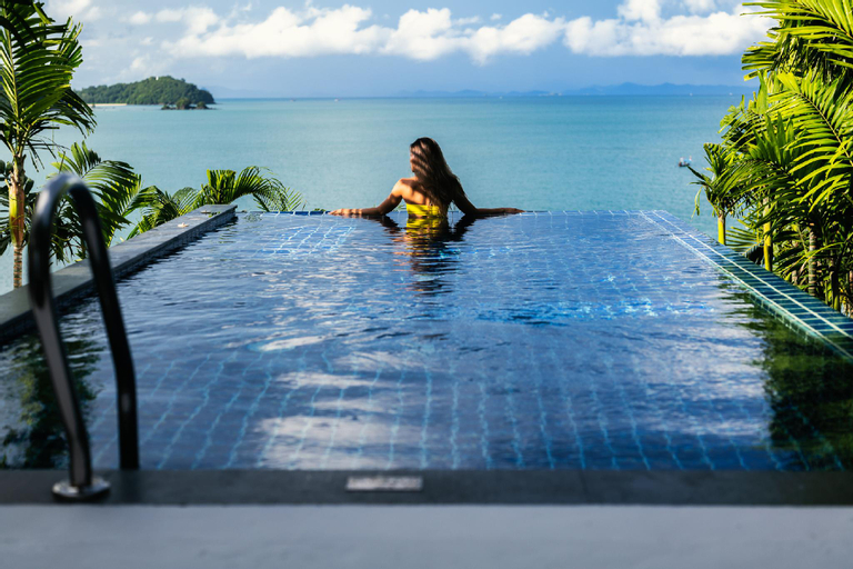 Swimming Pool 4