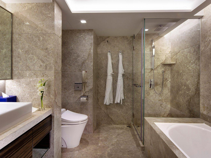 Bathroom 7