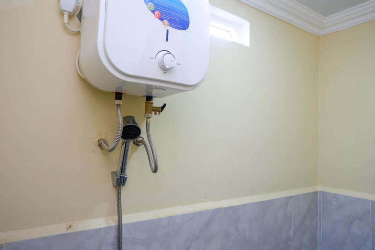 Bathroom 10