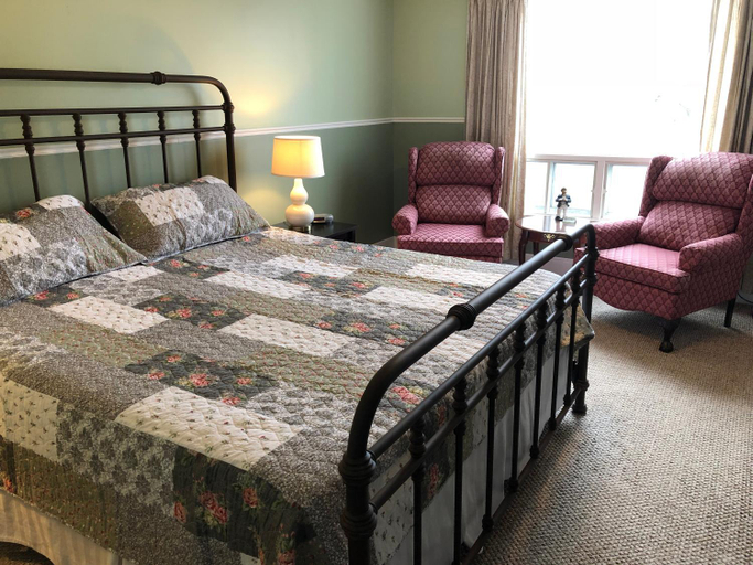 Bedroom 2, Bayside Inn, Digby