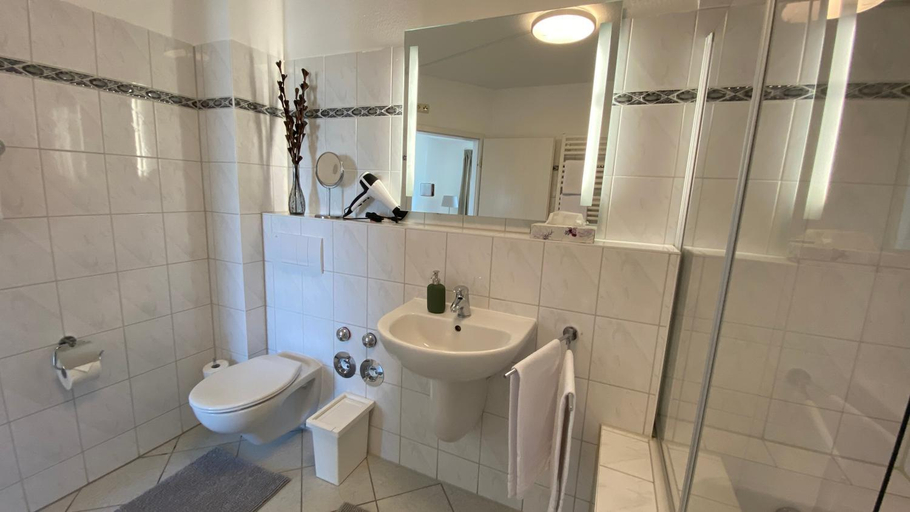 Bathroom 3, Villa Rosalie Sassnitz, Vorpommern-Rügen
