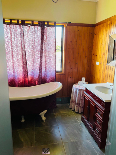 Others 4, GOLDEN LACE B&B, Sarina